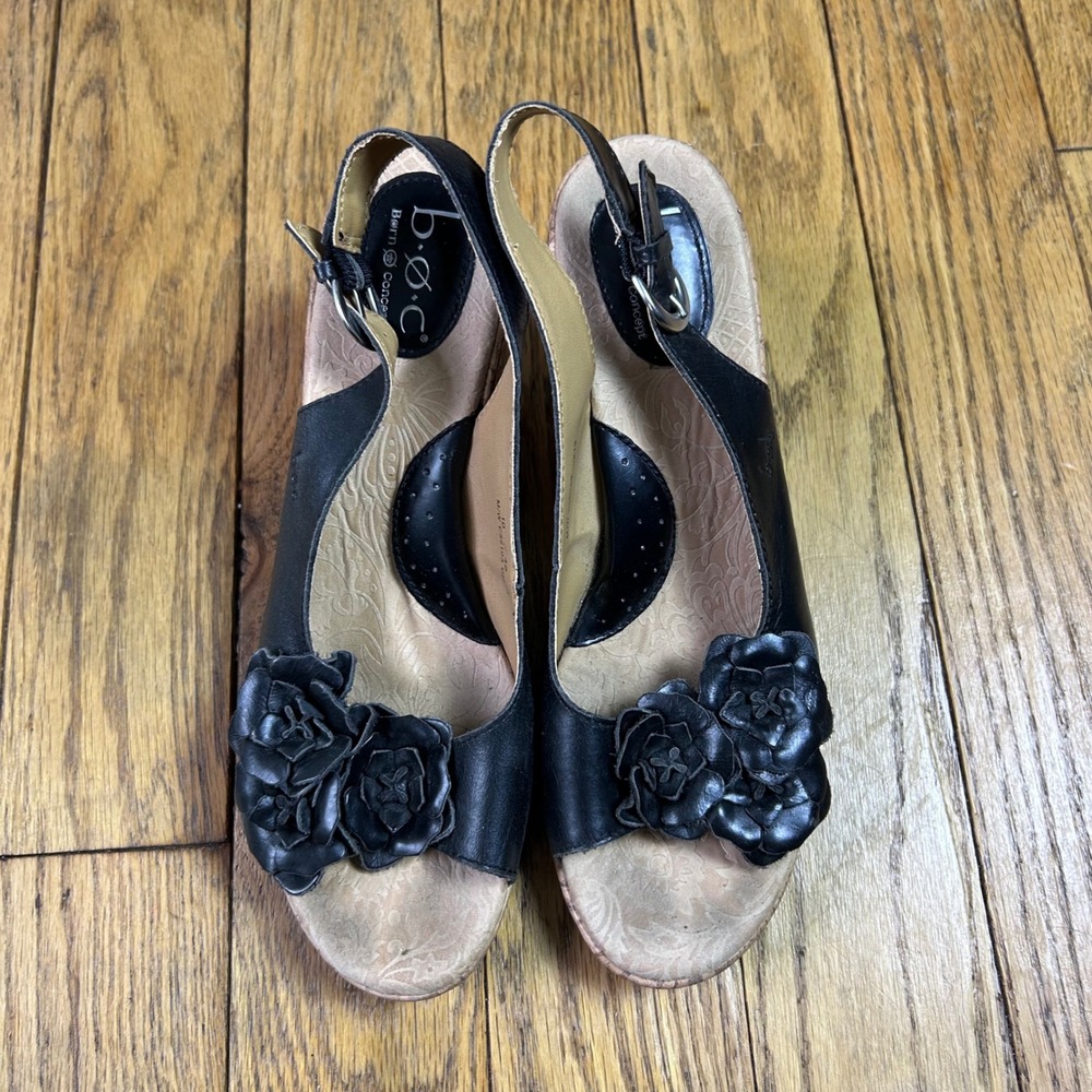 BOC Born Concept Black Leather Floral Wedge Sandals Slingback 10 W 42